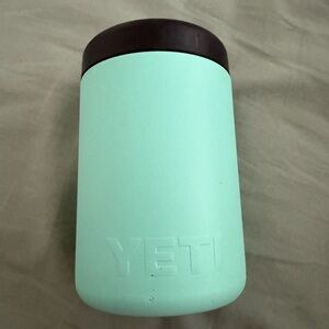 Yeti Aqua Tumbler with Dark Lid